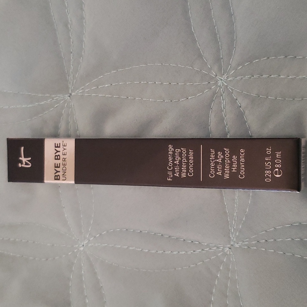 it Cosmetics  BYE BYE UNDER EYE Concealer- Medium